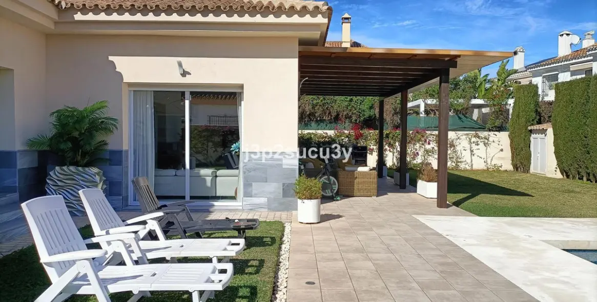 Short-term rent of detached villa in Cortijo Blanco 28