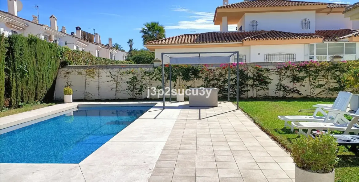 Short-term rent of detached villa in Cortijo Blanco 31