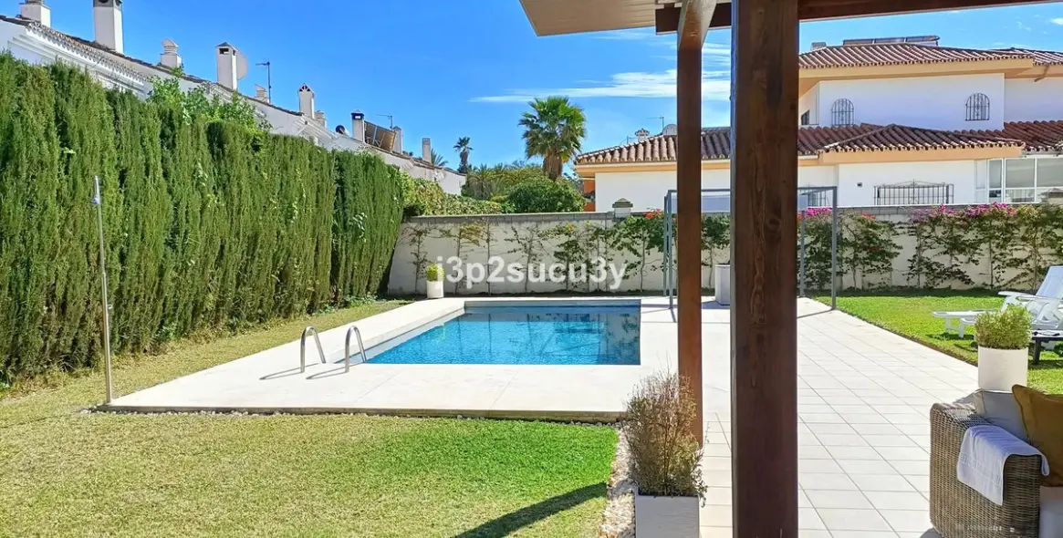 Short-term rent of detached villa in Cortijo Blanco 32