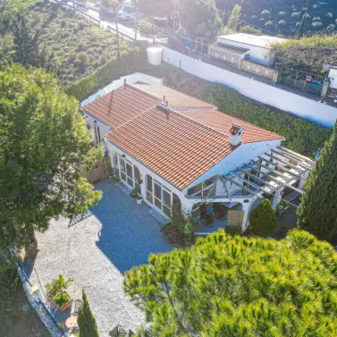 Продажа  отдельно стоящей виллы в Cómpeta