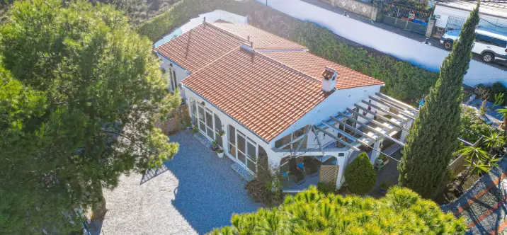 Продажа  отдельно стоящей виллы в Cómpeta 2