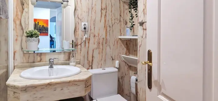 Sale of middle floor apartment in Torrequebrada 0