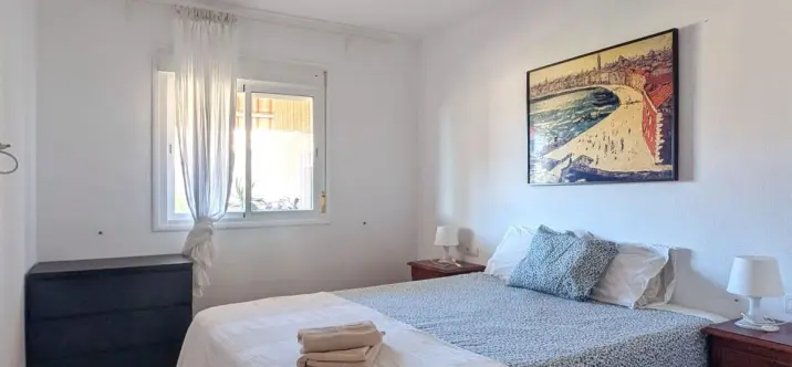 Sale of middle floor apartment in Torrequebrada 2