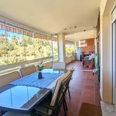 Sale of middle floor apartment in Torrequebrada