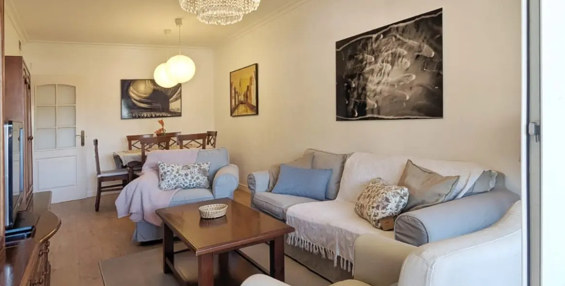 Sale of middle floor apartment in Torrequebrada 14