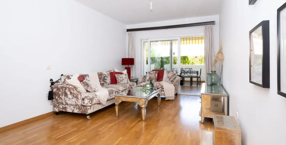 Sale of ground floor apartment in Marbella 2