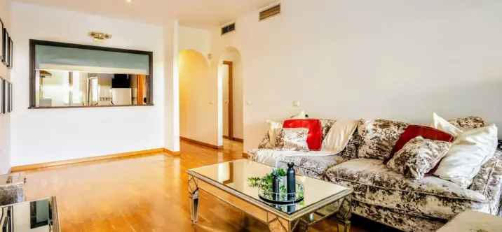 Sale of ground floor apartment in Marbella 2