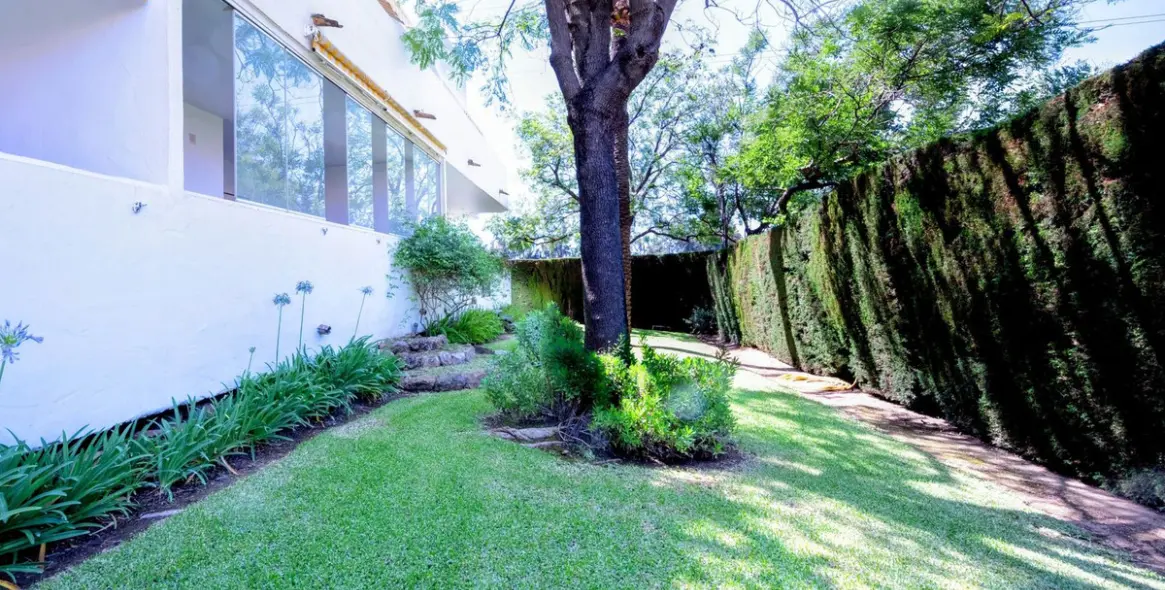 Sale of ground floor apartment in Marbella 19