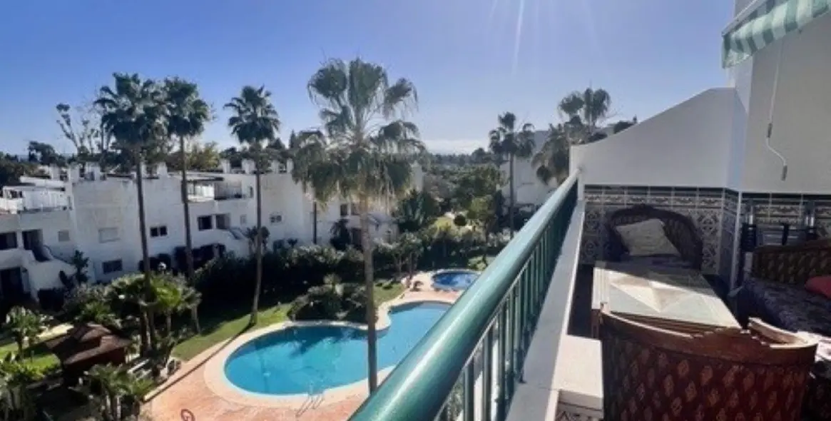 Sale of penthouse in San Pedro de Alcántara 24