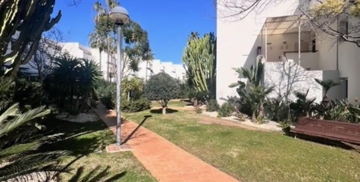 Sale of penthouse in San Pedro de Alcántara 27