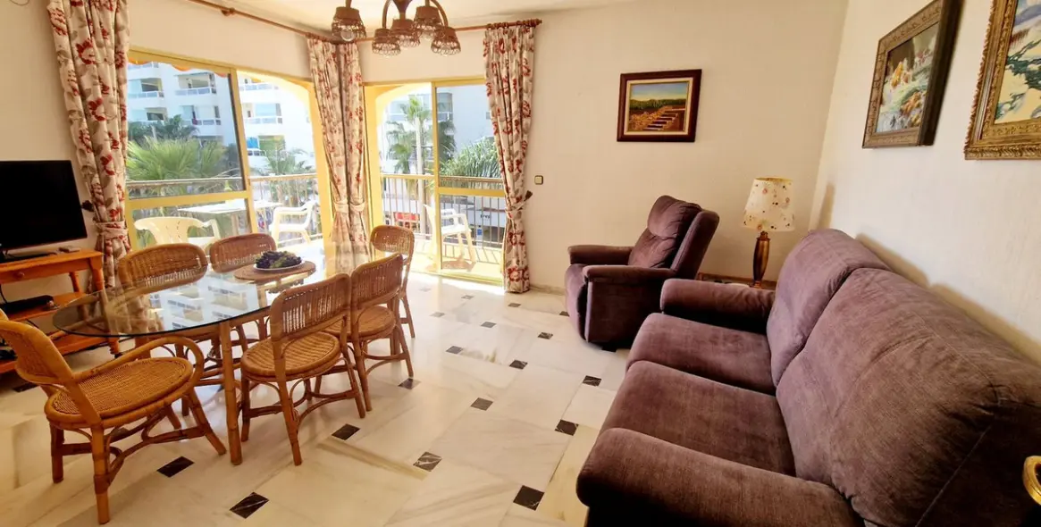 Sale of middle floor apartment in Fuengirola 3