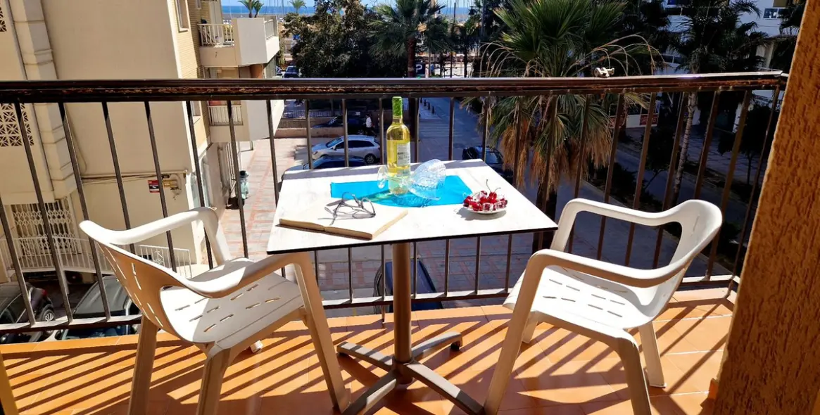 Sale of middle floor apartment in Fuengirola 19