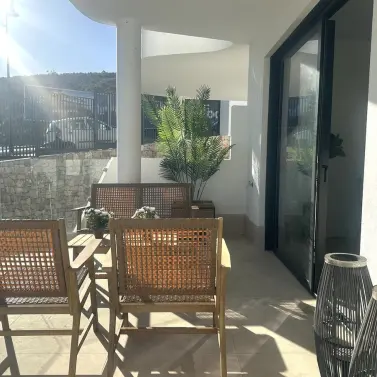 Sale of middle floor apartment in Fuengirola