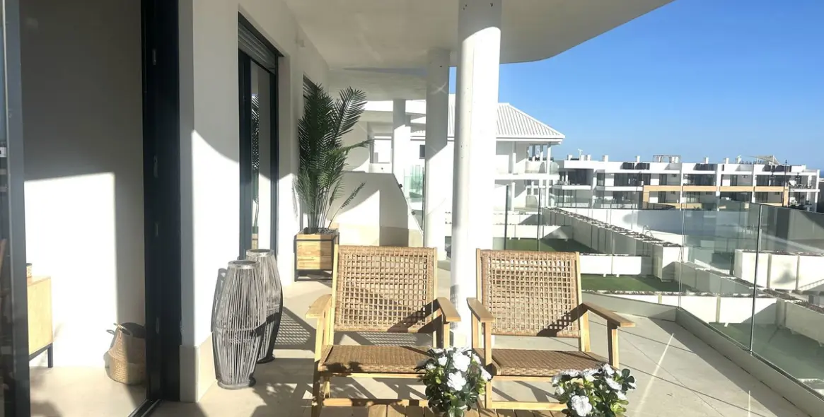 Sale of middle floor apartment in Fuengirola 6