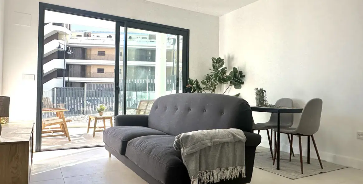 Sale of middle floor apartment in Fuengirola 10