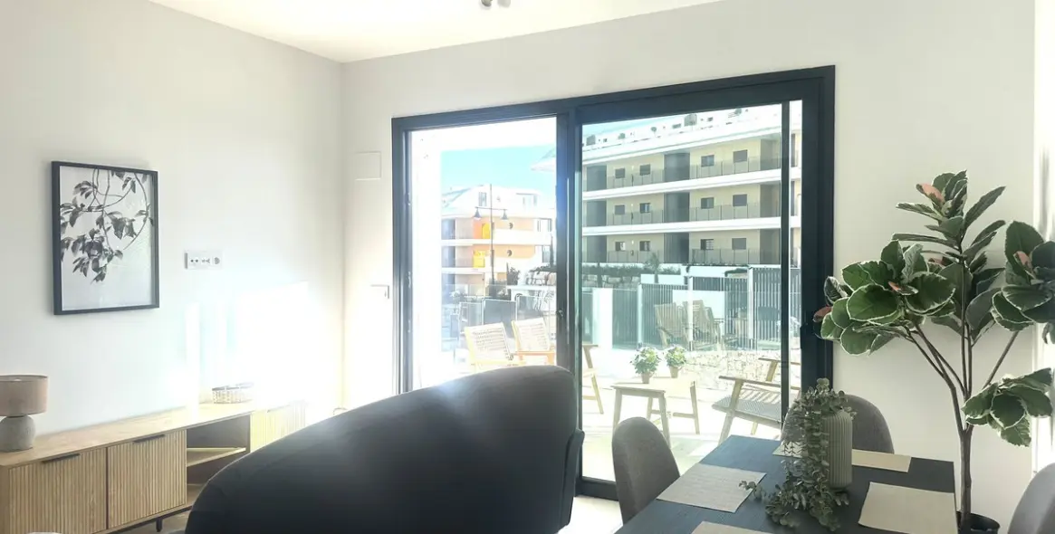 Sale of middle floor apartment in Fuengirola 12