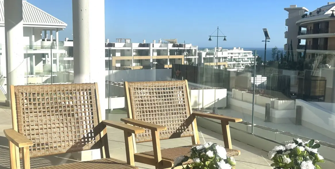 Sale of middle floor apartment in Fuengirola 3