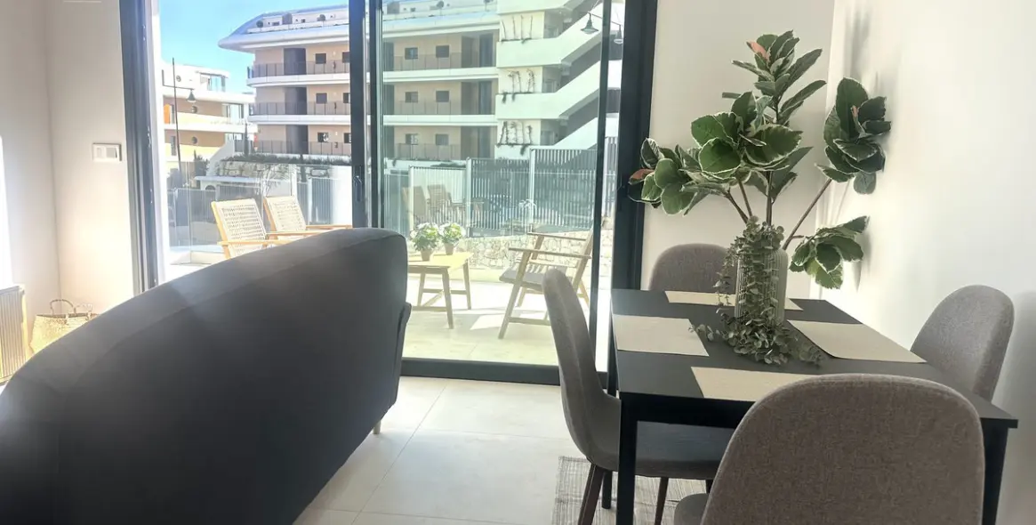 Sale of middle floor apartment in Fuengirola 13