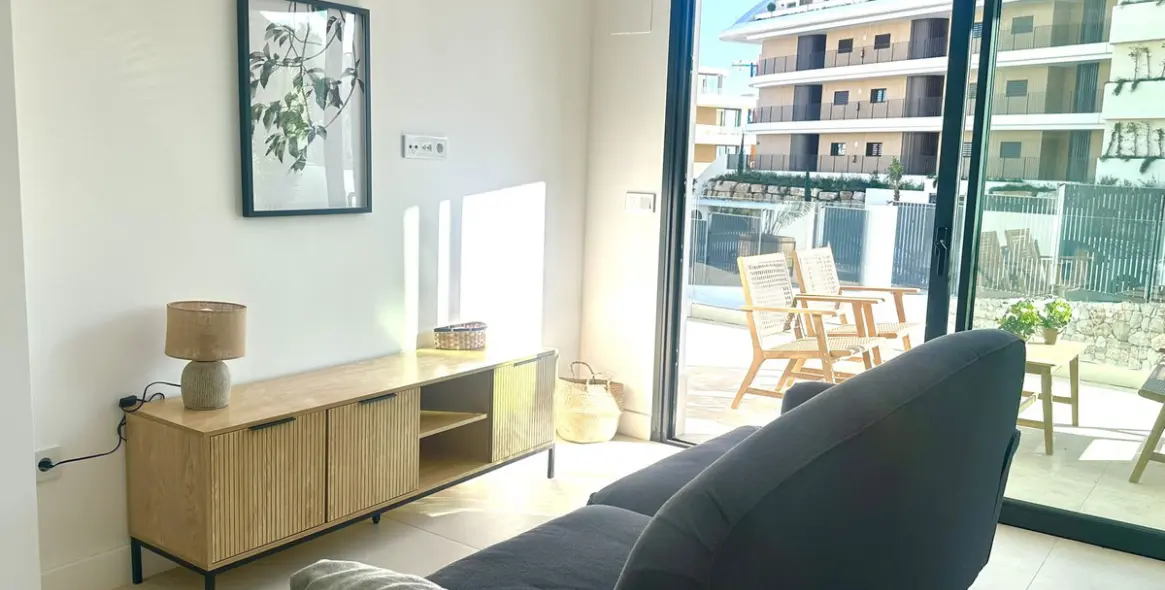 Sale of middle floor apartment in Fuengirola 14