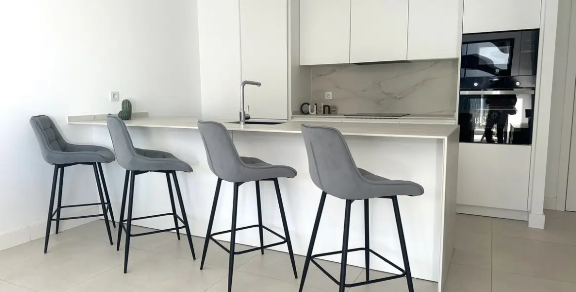 Sale of middle floor apartment in Fuengirola 15