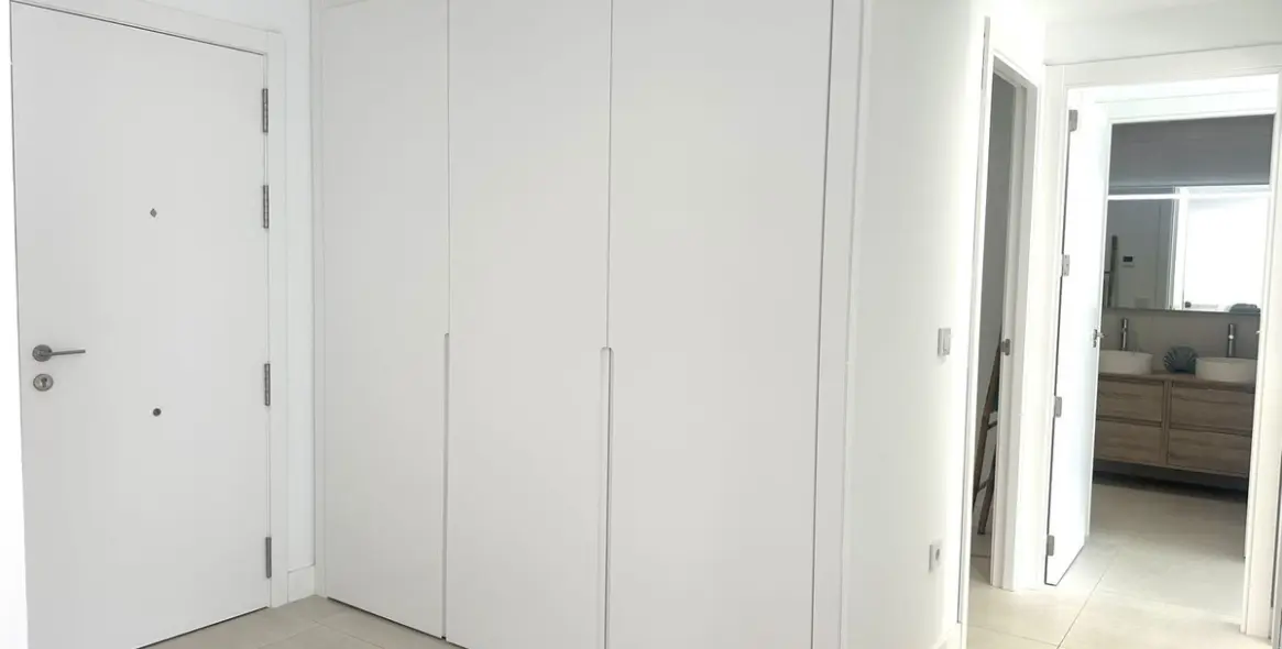 Sale of middle floor apartment in Fuengirola 21