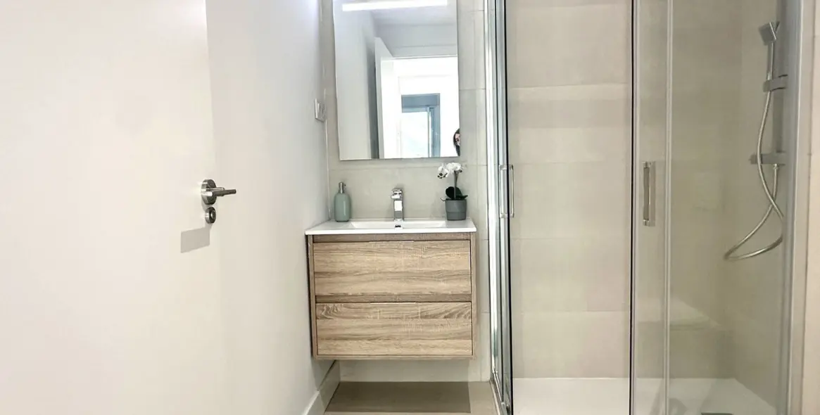 Sale of middle floor apartment in Fuengirola 22