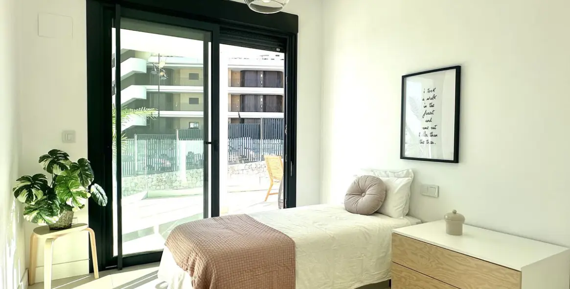 Sale of middle floor apartment in Fuengirola 24