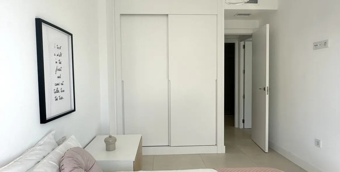 Sale of middle floor apartment in Fuengirola 25