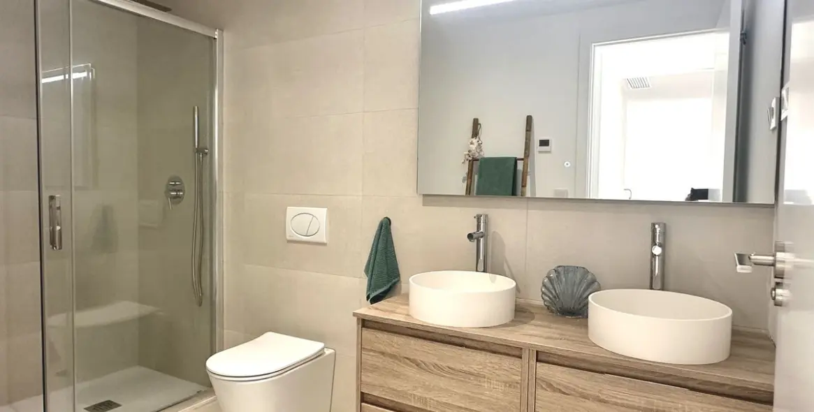 Sale of middle floor apartment in Fuengirola 27