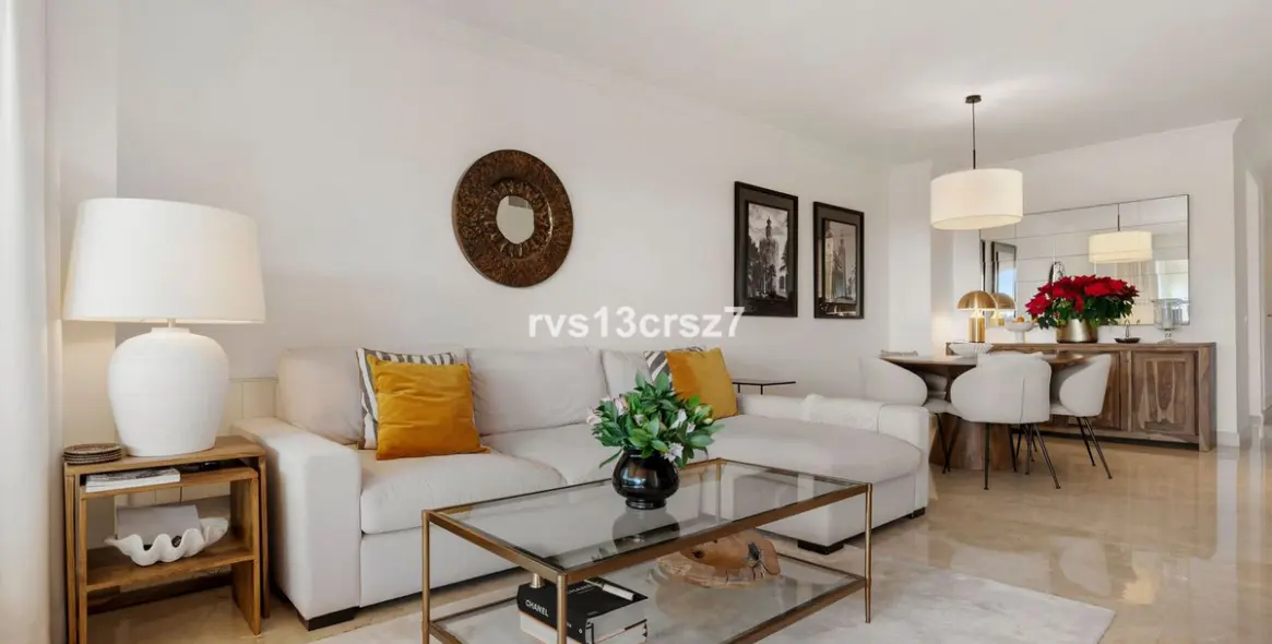 Sale of middle floor apartment in Elviria 6