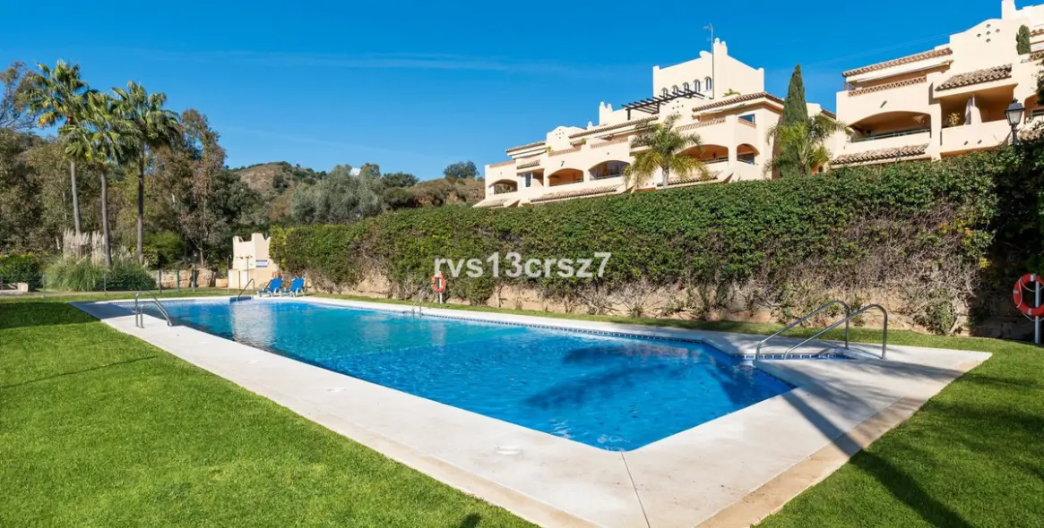 Venta de apartamento en planta media en Elviria 24