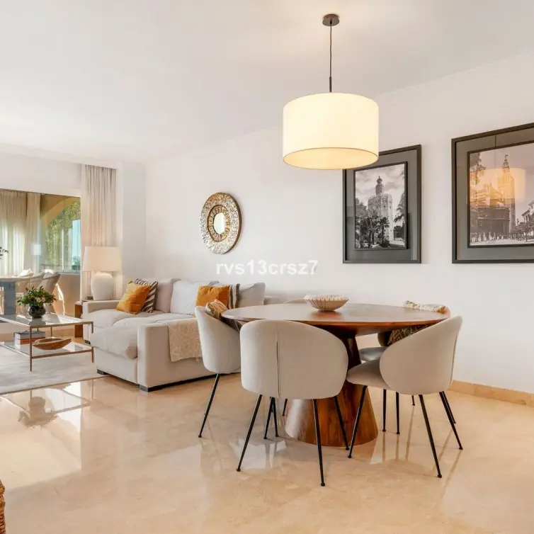 Venta de apartamento en planta media en Elviria
