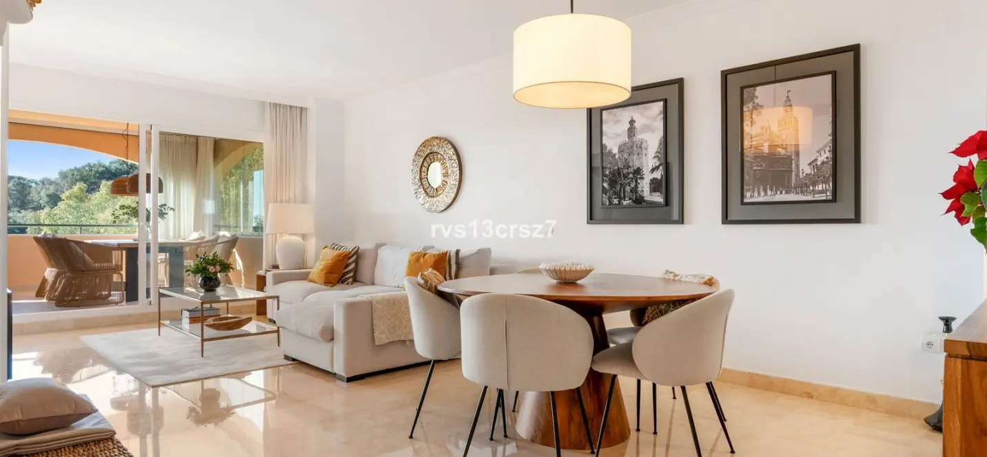 Venta de apartamento en planta media en Elviria 1