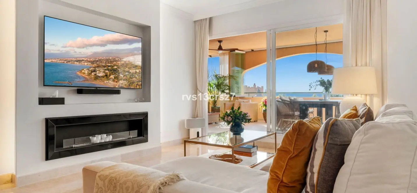 Venta de apartamento en planta media en Elviria 3