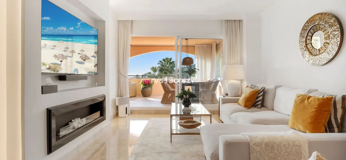 Venta de apartamento en planta media en Elviria 4