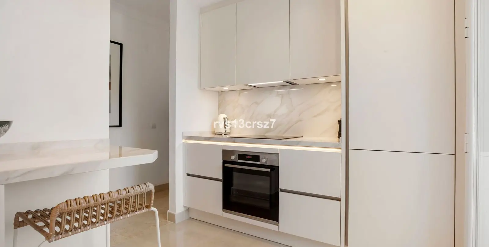 Venta de apartamento en planta media en Elviria 11