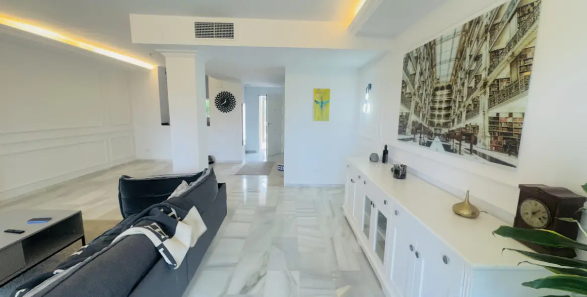 Продажа таунхауса в Estepona 9