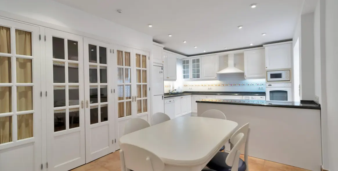 Продажа апартаментов на среднем этаже в Marbella 4