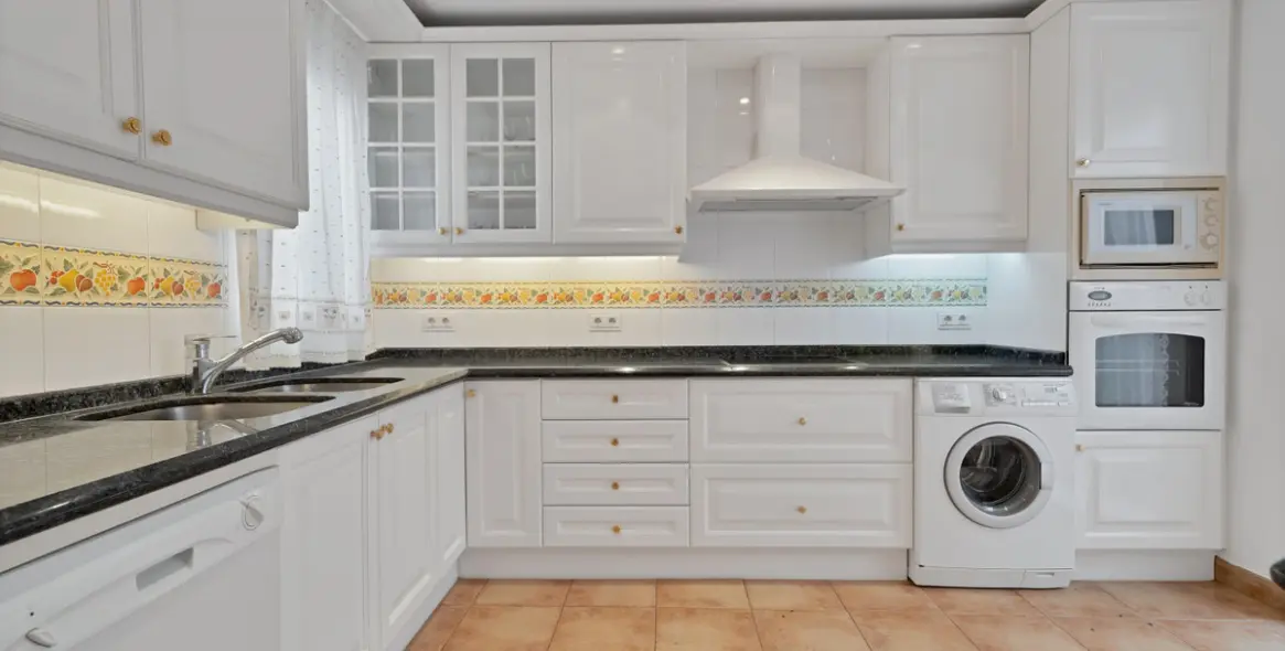 Продажа апартаментов на среднем этаже в Marbella 18