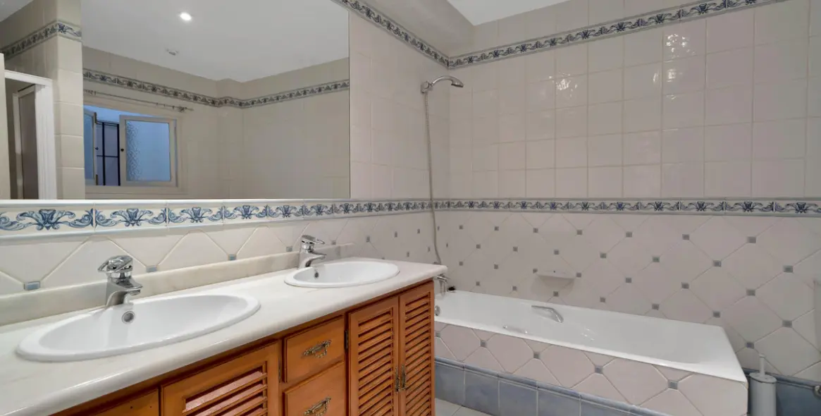 Продажа апартаментов на среднем этаже в Marbella 32