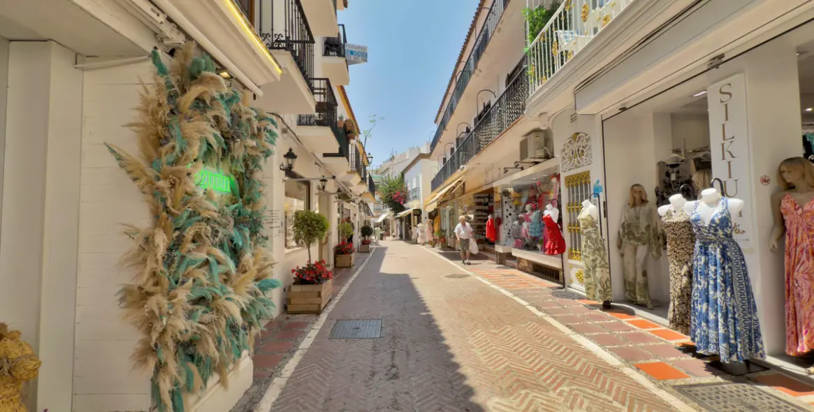 Продажа апартаментов на среднем этаже в Marbella 40