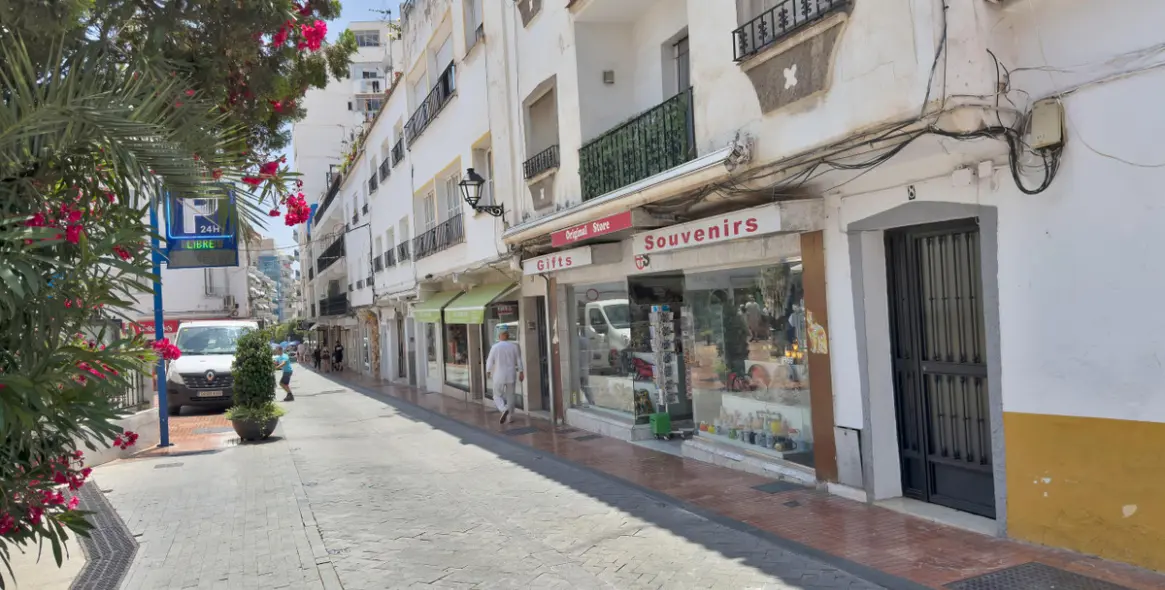 Продажа апартаментов на среднем этаже в Marbella 43