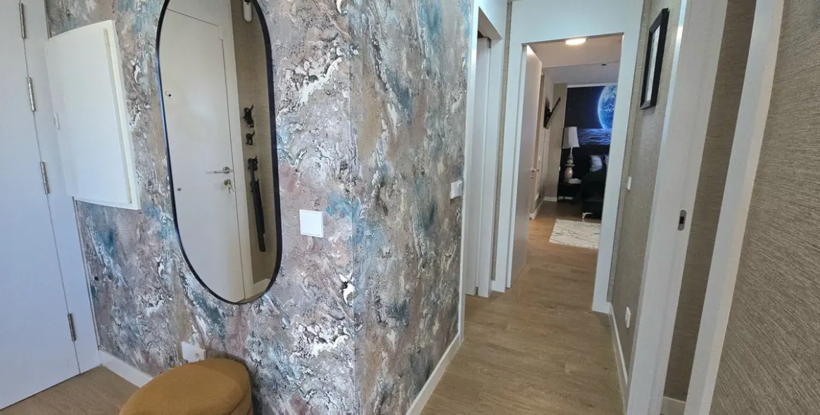 Sale of middle floor apartment in Fuengirola 11