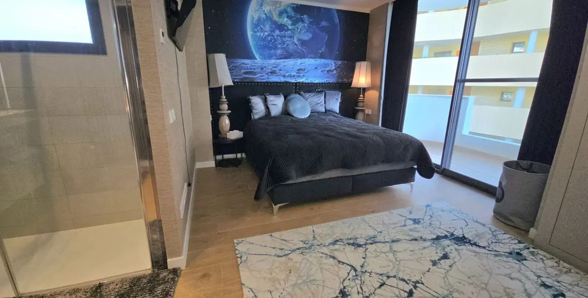 Sale of middle floor apartment in Fuengirola 12