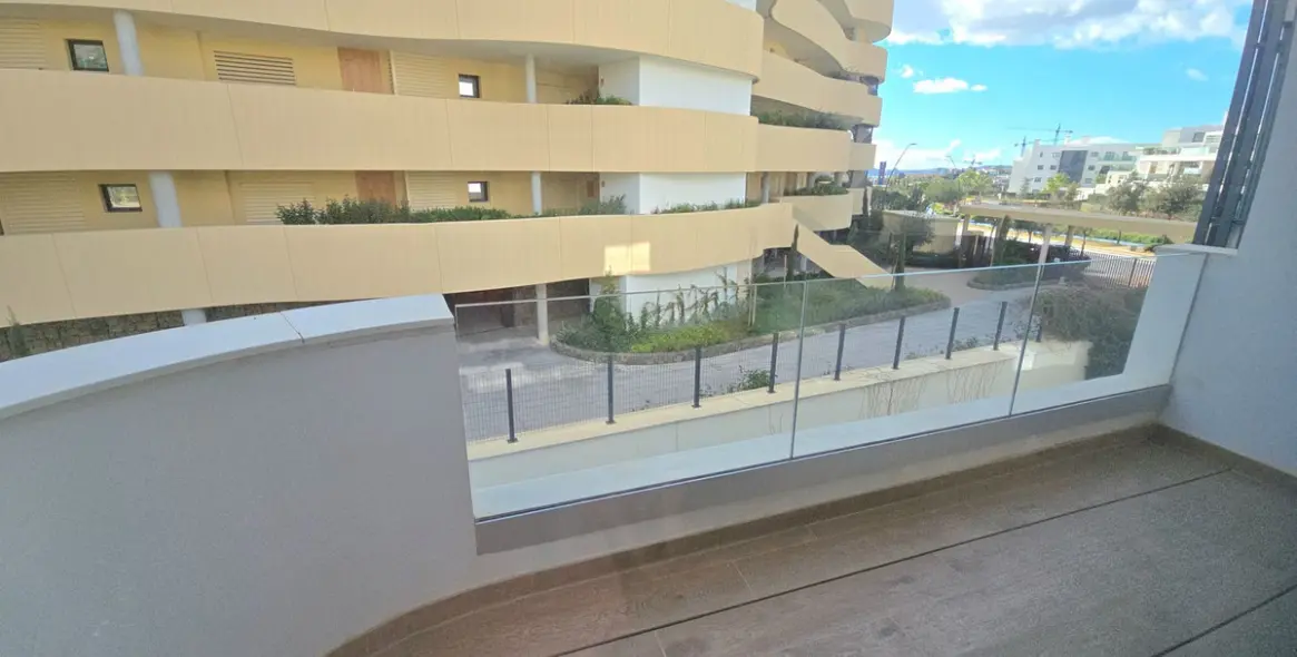 Sale of middle floor apartment in Fuengirola 16