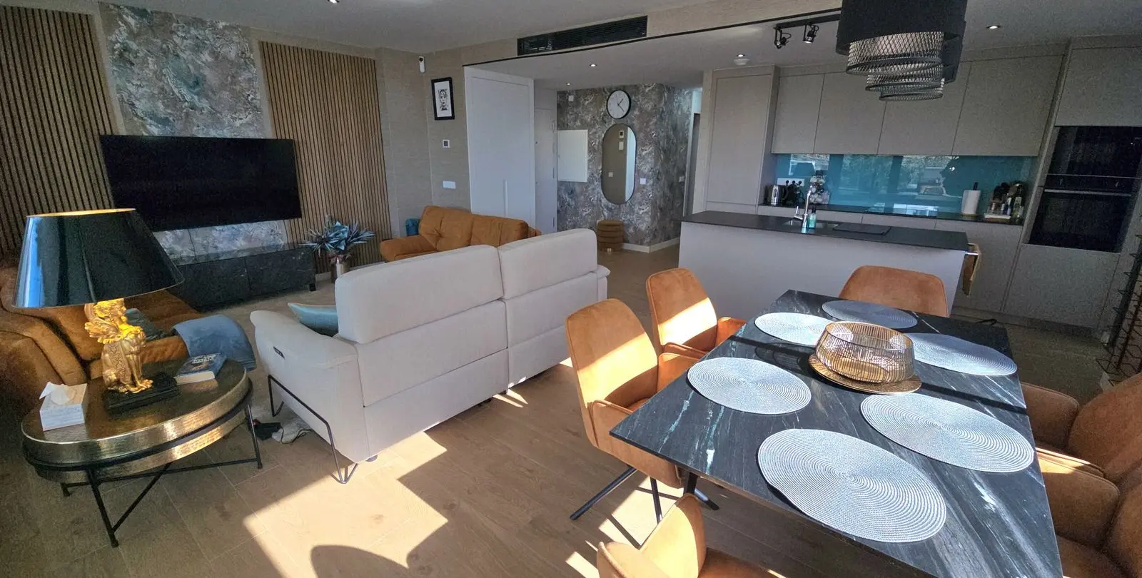 Продажа апартаментов на среднем этаже в Fuengirola 1