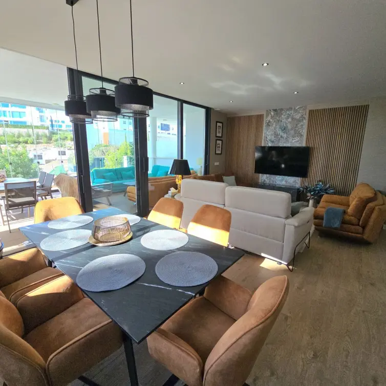 Sale of middle floor apartment in Fuengirola