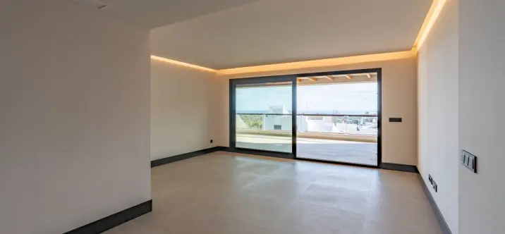 Sale of ground floor apartment in Nueva Andalucía 2