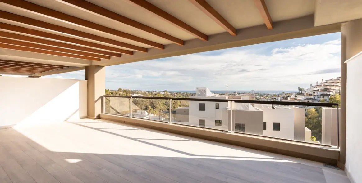 Sale of ground floor apartment in Nueva Andalucía 5