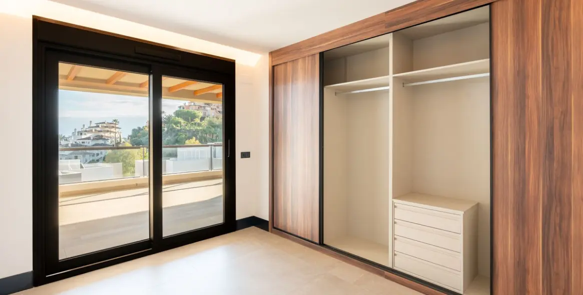 Sale of ground floor apartment in Nueva Andalucía 12